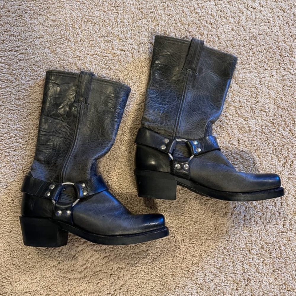 FRYE Harness 12R Black Distressed Leather Boots